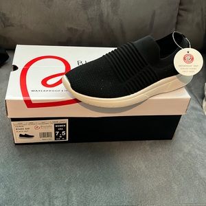 Brand new Blondo slip on shoes